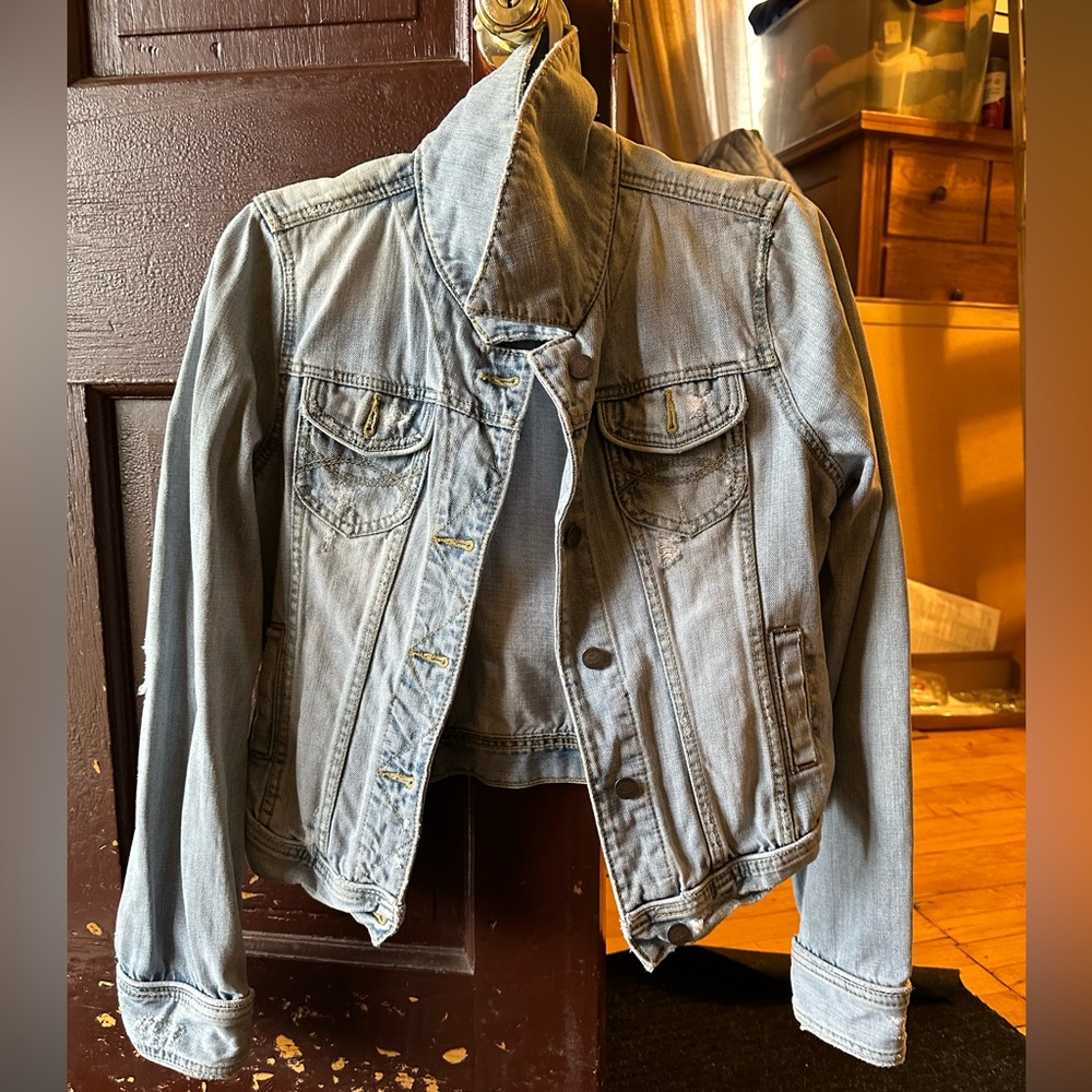 Vintage Abercrombie and fitch women’s distressed jean jacket